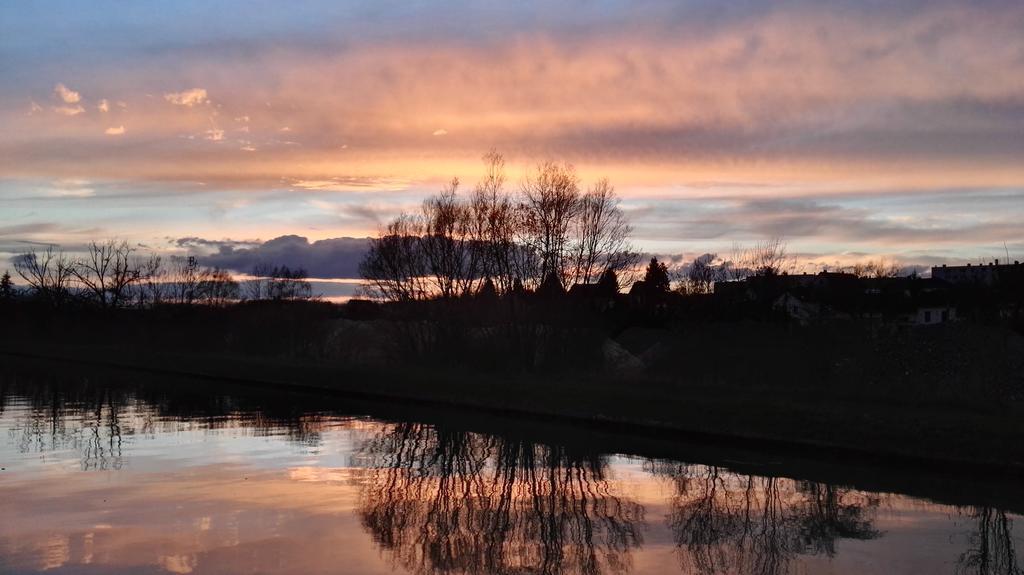 Bed and Breakfast Bateau Entre Lille Et Paris Thourotte Esterno foto