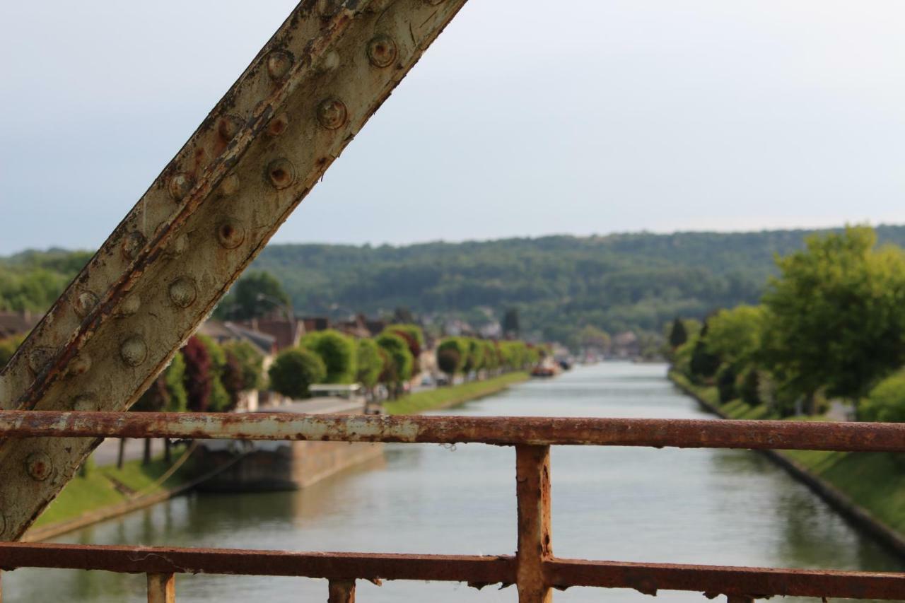 Bed and Breakfast Bateau Entre Lille Et Paris Thourotte Esterno foto